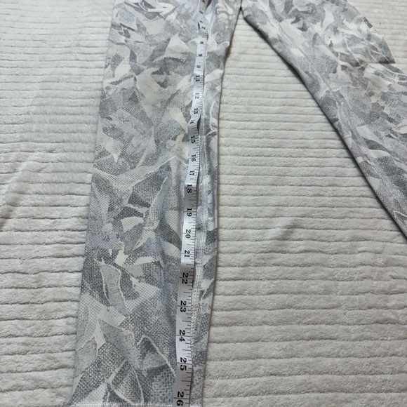 lululemon athletica Gray Patterned Leggings - Picture 2 of 4